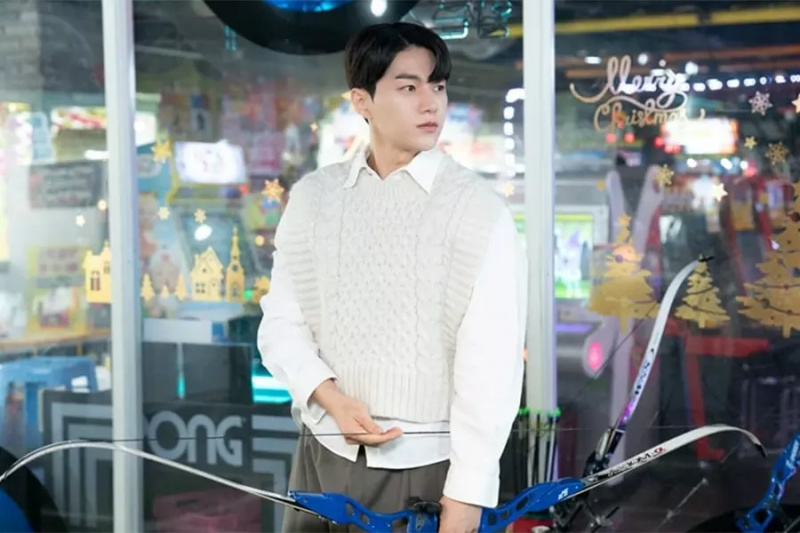 Kim Myung Soo löytää tasapainon tieteellisen eleganssin ja MZ-hyödynnän välillä elokuvassa 'Darre To Love Me'