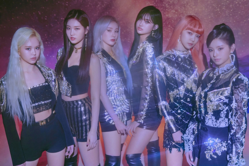 'Dun Dun' di Everglow diventa il loro primo MV per colpire 300 milioni di visualizzazioni