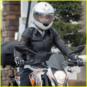 Halle Berry ruošiasi pasivažinėti motociklu Malibu | Halle Berry