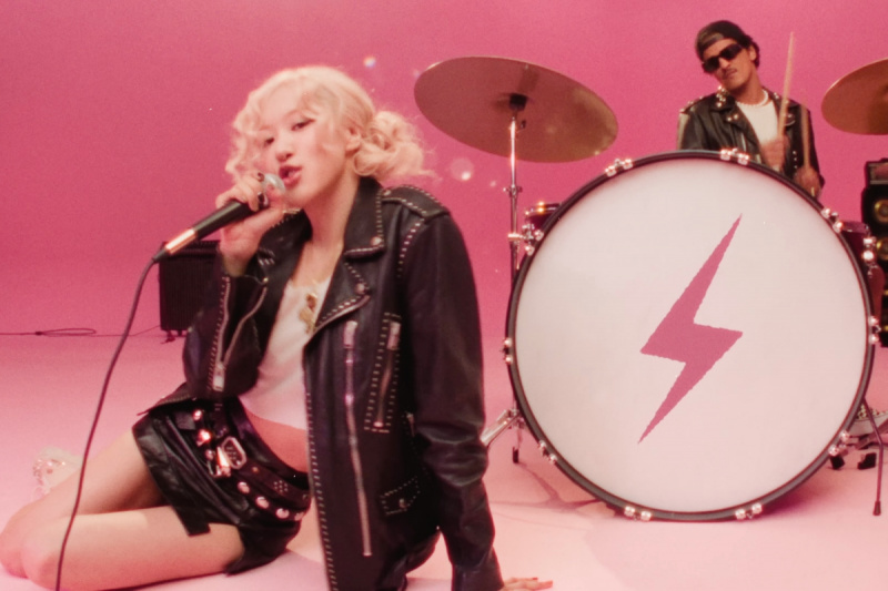 FEKETE PINK's Rosé's 'APT.' Breaks PSY's Record For Fastest K-Pop Solo MV To Hit 300 Million Views