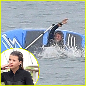 Sofia Richie sa prevráti v oceáne s paddleboardom! | Sofia Richie