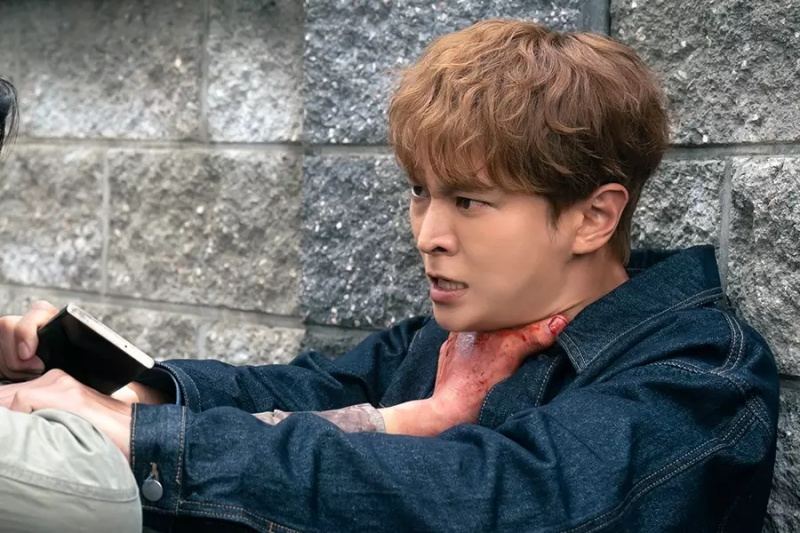 Joo Won zostaje zaatakowany przez wielkiego złego ducha, podczas gdy Kwon Nary nie ma w pobliżu w „The Midnight Studio”