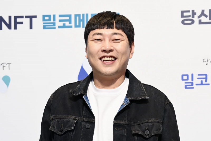 'Knowing Bros' Lee Jin Ho'nun Kadrodan Ayrıldığını Duyurdu + 'Comedy Revenge' Videosuna Yorumlar