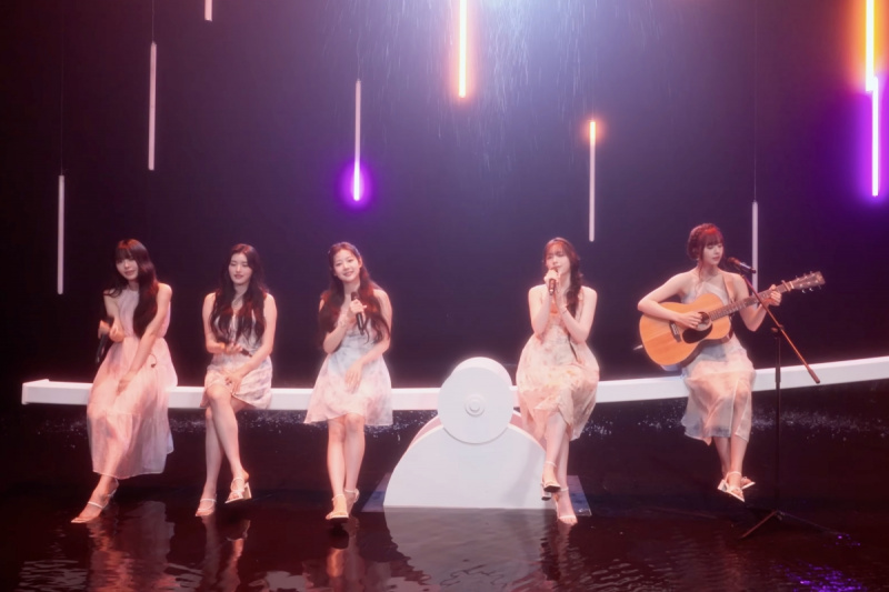 ชม: FIFTY FIFTY เผยภาพสมาชิกใหม่ร้องเพลงด้วยกันครั้งแรกในคลิปถ่ายทอดสดพิเศษ