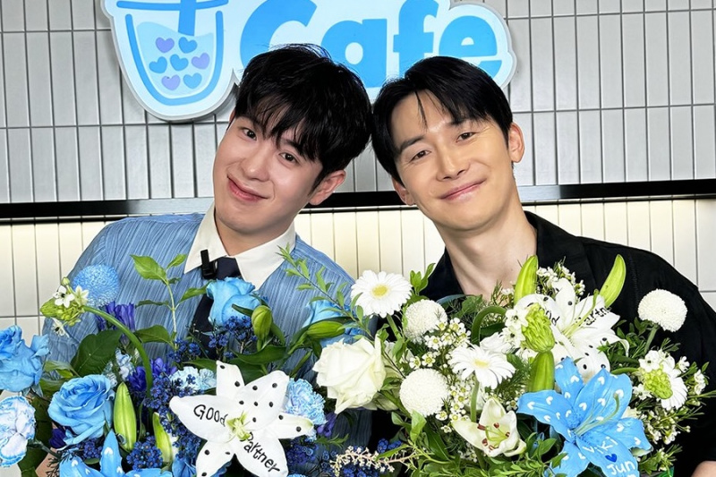 Xem: Kim Jun Han và P.O Dish về diễn viên hóa học của 'Good Partner', chơi các trò chơi vui nhộn và hơn thế nữa trong cuộc phỏng vấn trực tiếp Viki độc quyền