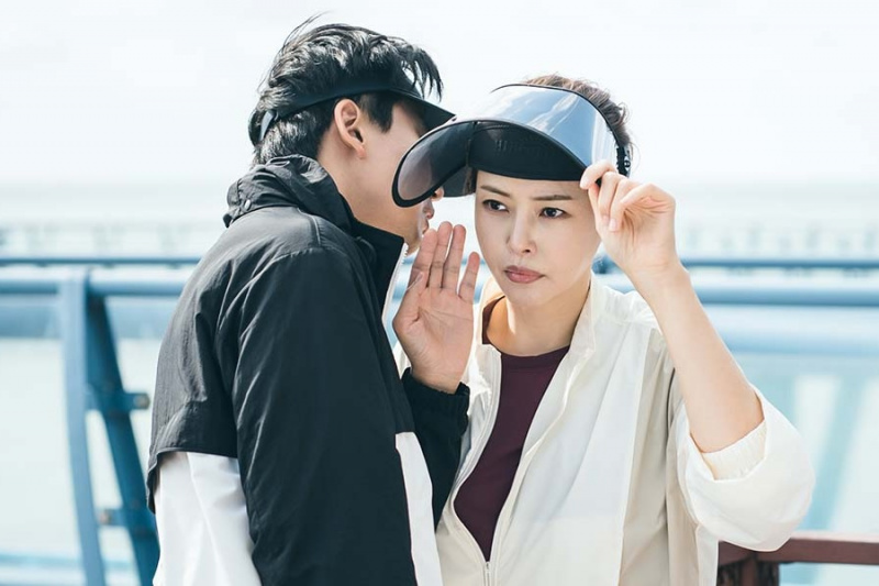 Kim Nam Gil dan Lee Ha Nee Temu Rahsia Dalam Penyamaran Dalam 'The Fiery Priest 2'