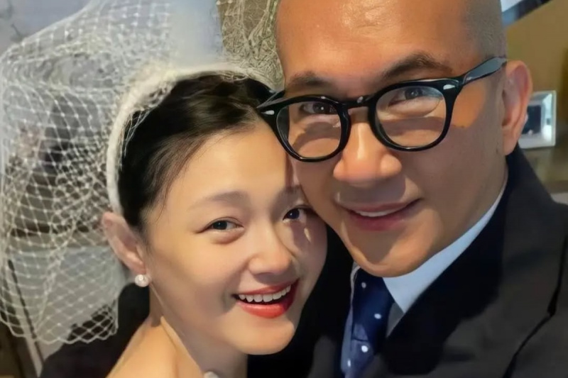 Η ηθοποιός της Ταϊβάν και η σύζυγος του Koo Jun Yup Barbie Hsu περνούν μακριά