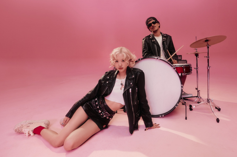 장미's 'APT.' With Bruno Mars Breaks Record For Fastest K-Pop MV To Hit 500 Million Views