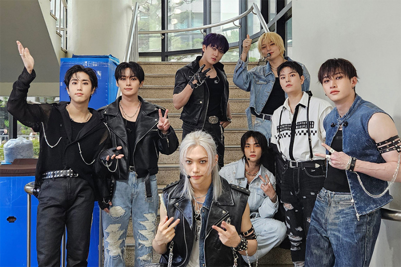 Panoorin: Nakuha ng Stray Kids ang Ika-6 na Panalo Para sa “Chk Chk Boom” Sa “Music Bank”; Mga Pagtatanghal Ni fromis_9, KARD, At Higit Pa