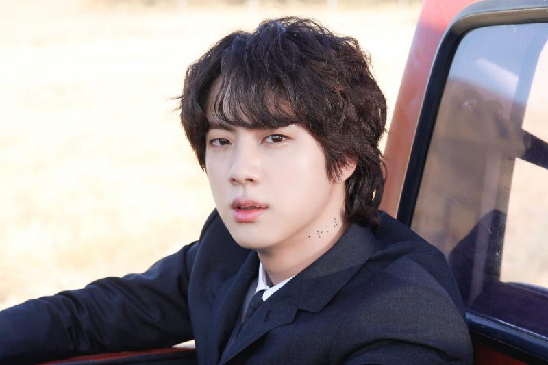 อัพเดต: รถไฟฟ้า's Jin Reveals Promotion Schedule For Solo Album 'Happy'