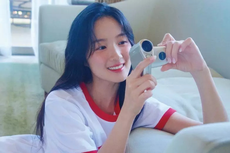 Kim Hye Yoon beszél a „Lovely Runner” sikeréről, a perfekcionista hajlamairól és még sok másról