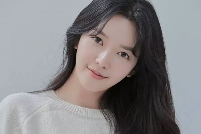 AOA's Dohwa (voorheen Chanmi) neemt na 15 jaar afscheid van FNC