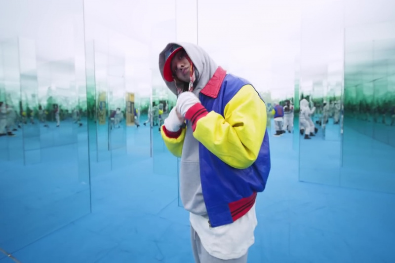 ดู: บิ๊กแบง's G-Dragon Charms With His Swag In New Performance Video For 'POWER'
