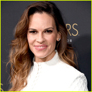  Hilary Swank Berhenti Berakting Karena Alasan Mulia Ini