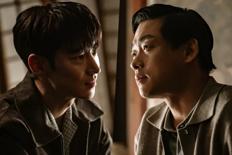 อีเจฮุนและคิมยองซองเผชิญหน้ากันครั้งแรกใน “Chief Detective 1958”