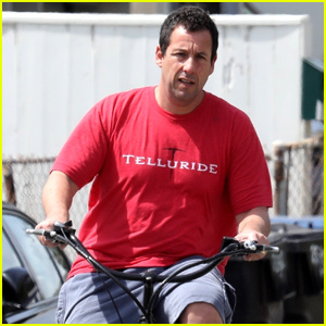 Adam Sandler ia o pauză din auto-carantină pentru o plimbare cu bicicleta | Adam Sandler