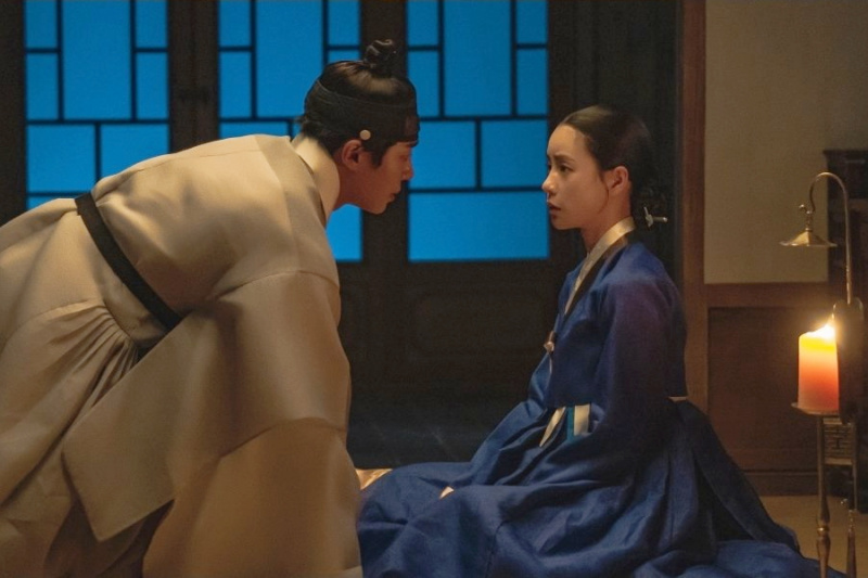 Choo Young Woo kaldub suudlema Lim Ji Yeoni saates 'The Tale Of Lady Ok'