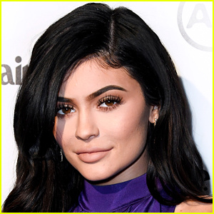 Kylie Jenner cho người hâm mộ xem 'Căn phòng đẹp nhất' trong nhà của cô ấy! | Kylie Jenner