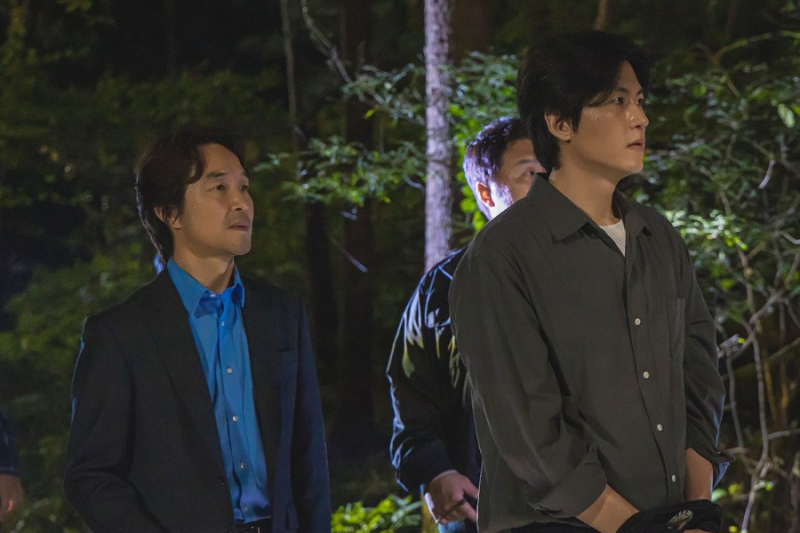 Han Suk Kyu Mengikuti Tersangka Yoo Eui Tae Ke Gunung Untuk Mencari Bukti di “Doubt”