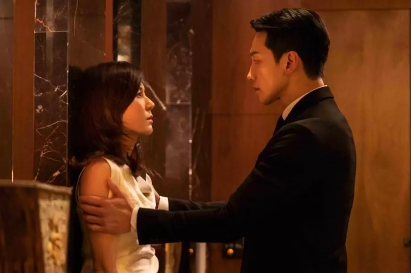Rain a Kim Ha Neul jsou k sobě nebezpečně přitahováni v nadcházejícím dramatu „Red Swan“