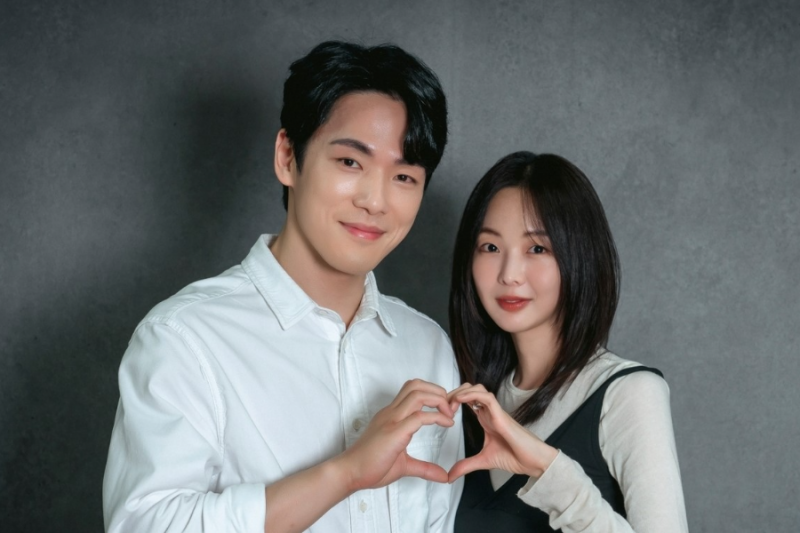 Bekijk: Kim Jung Hyun, Geum Sae Rok en meer maken indruk bij het lezen van scripts voor nieuw drama