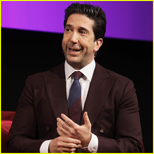 David Schwimmer se adresează co-starului din „Friends”, Matthew Perry, „Big News Coming...” Tweet! | David Schwimmer