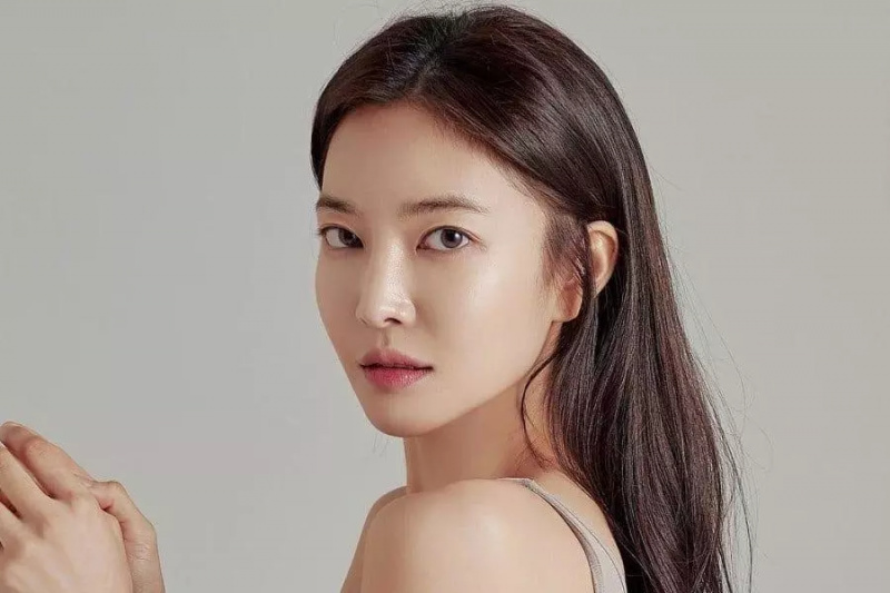 Kim Yun Jee føder sitt første barn