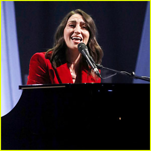 Sara Bareilles előadja a „She Used to Be Mine” című filmet, a valaha volt legjobb tévés élménye a „Graham Norton Show”-ban | Sara Bareilles