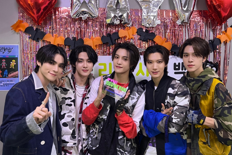 观看：WayV 在《The Show》中凭借《FREQUENCY》获得第一场胜利； izna、YOASOBI 等人的表演