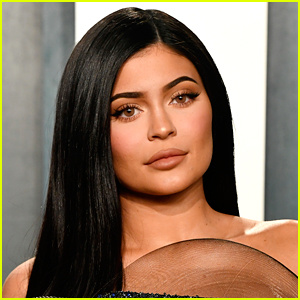 Kylie Jenner objašnjava što joj se dogodilo s nožnim prstima nakon što su je ispekli na internetu | Kylie Jenner
