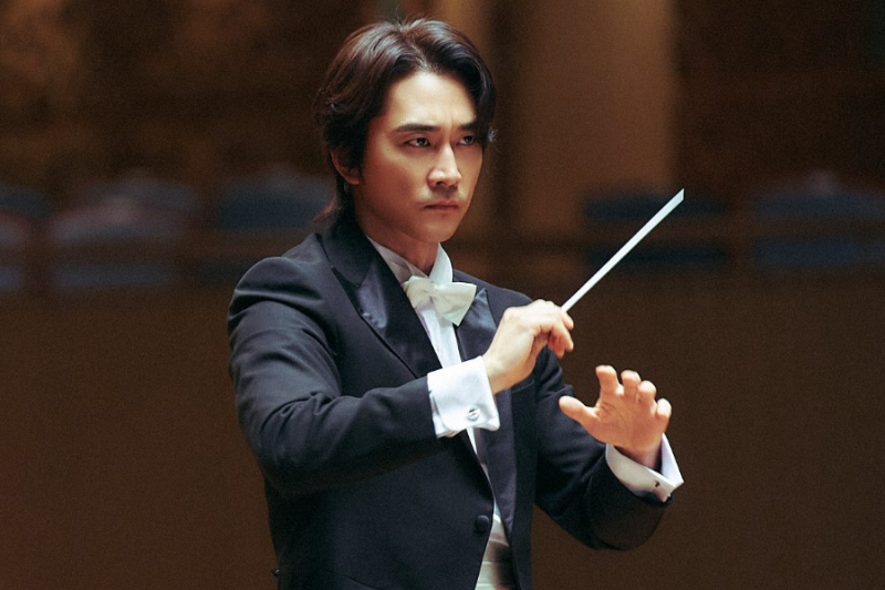 Song Seung Heon е диригент на оркестър със скрити желания в предстоящия филм „Hidden Face“