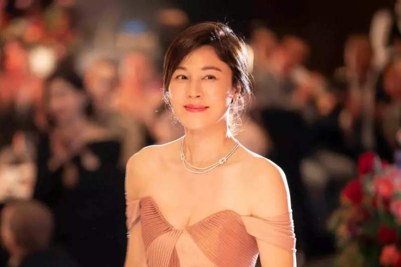 Kim Ha Neul Yeni Dizi “Red Swan”da Sosyeteye Yükselen Eski Bir Golfçü