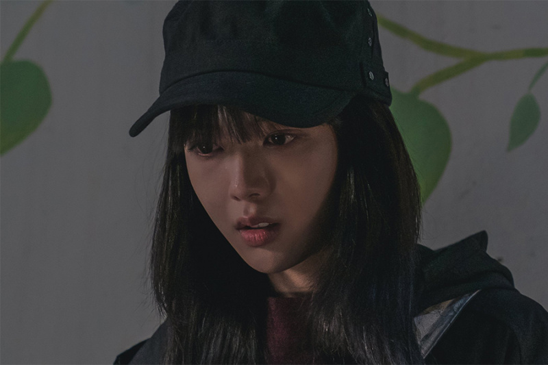 Roh Jeong Eui Adalah Orang Terbuang Penyendiri yang Terselubung Kemalangan Dan Misteri Dalam Drama Baru “The Witch”