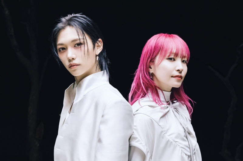 Stray Kids 'Felix si prisluži svojo prvo številko 1 na prodajnem lestvici Billboard World Digital Song z Lisa Collab 'Reawaker'