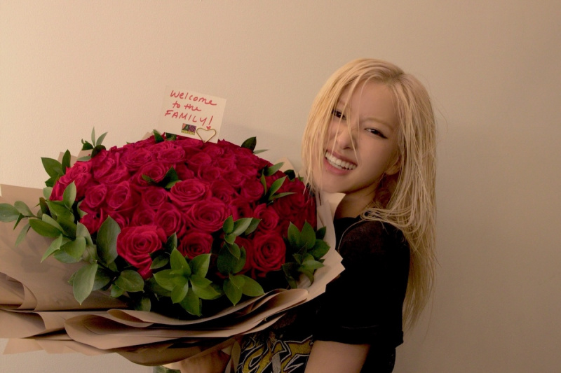 Rosé BLACKPINK Tanda Tangan Dengan American Label Atlantic Records