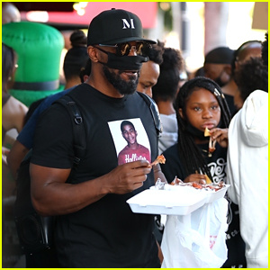 제이미 폭스(Jamie Foxx)는 시위에 아이들과 함께 있는 것이 '씁쓸하고' '가슴 아프다'고 말했습니다 | 제이미 폭스