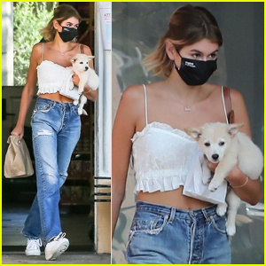 Kaia Gerber ghé thăm cửa hàng thú cưng với chú chó con Milo