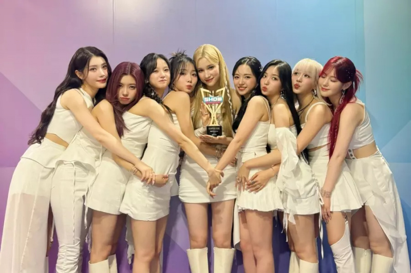 Regarder : Kep1er remporte une première victoire en larmes pour « Shooting Star » sur « Show Champion » ; Performances d'EVERGLOW, WayV, TWS et plus