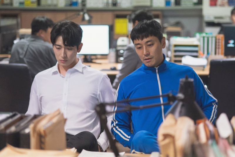 Ju Ji Hoon brigas com Yoon Bak em 'The Witch' Cameo
