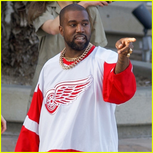 Kanye West Rocks Detroits Red Wings Merch, докато навън в Ел Ей | Кание Уест