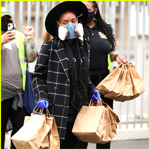 Janelle Monae Memberi 10,000 Makan Tengahari Kepada Mereka Yang Memerlukan Semasa #Wondalunch Drive | Janelle Monae