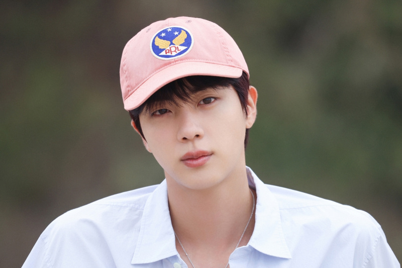 'Running Wild' de Jin de BTS debuta al Top 5 de Billboard Global 200 + es converteix en la seva segona entrada a Hot 100