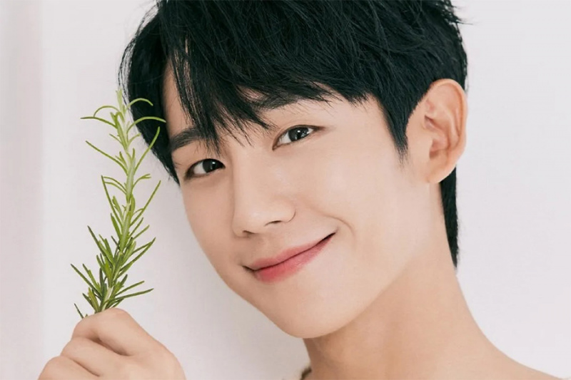 Jung Hae In Disahkan Menjadi Tetamu Di 'You Quiz On The Block'