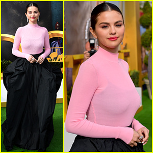 Selena Gomez s'encanta'Dolittle' Saturday Morning Premiere!