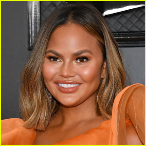 Chrissy Teigen explica per què's Getting Botox While Pregnant