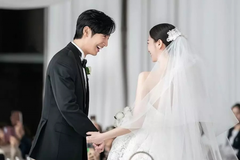 Lee Sang Yeob نے شادی کر لی + شادی کی خوبصورت تصاویر شیئر کیں۔