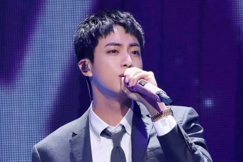Jin ng BTS, Kumpirmadong Mag-guest sa “The Half-Star Hotel In Lost Island”