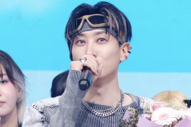 Regarder: Eunhyuk de Super Junior remporte la 1ère victoire en tant que soliste avec 'Up n Down''Music Bank'; Performances By IVE, KickFlip, And More