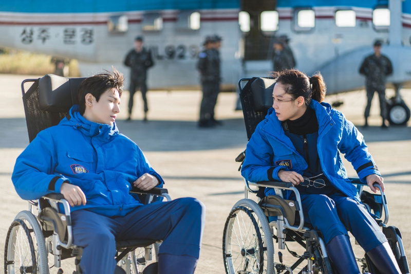 Lee Min Ho ve Gong Hyo Jin'in kaderi, 'Yıldızlar Dedikodu' daki Dünya'ya döndükten sonra belirsizdir.