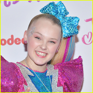 JoJo Siwa Mencabut Ekor Kuda Khasnya, Memamerkan Rambut Panjangnya Dalam Sekilas Langka! | jojo siwa